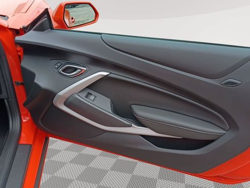 Used 2020 Chevrolet Camaro SS RWD image 18