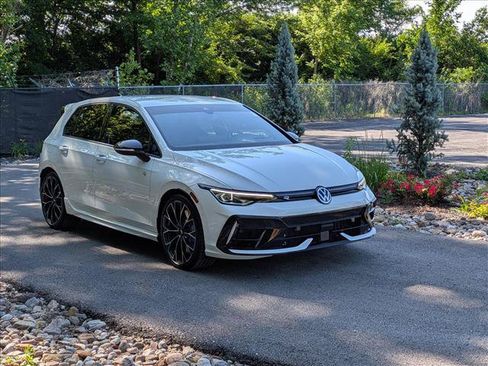 Certified 2025 Volkswagen Golf w/ Euro Style Package AWD/4WD image 8