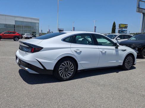 New 2025 Hyundai Sonata SEL image 3