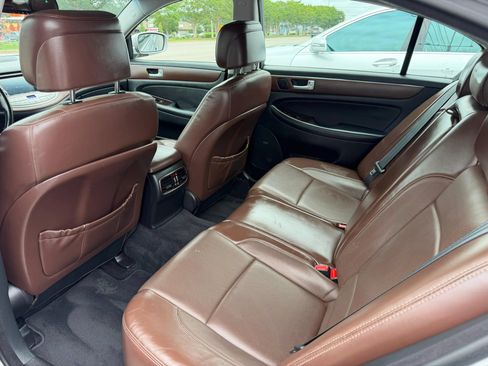 Used 2013 Hyundai Genesis 3.8 w/ Premium Pkg RWD image 12