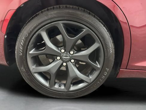 Used 2021 Chrysler 300 Touring w/ Sport Appearance Package RWD image 31