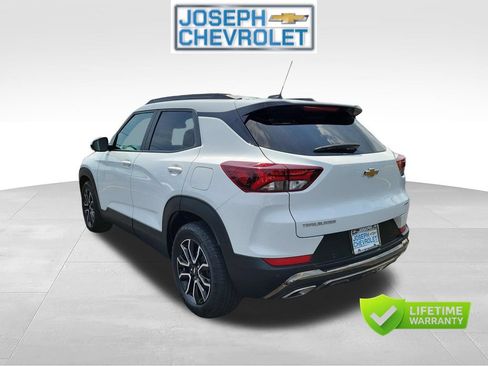 Used 2023 Chevrolet TrailBlazer ACTIV w/ Sun and Liftgate Package FWD image 3