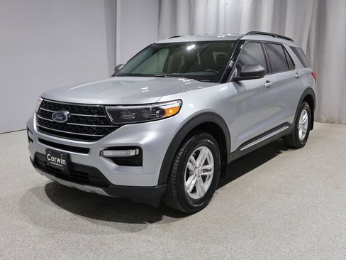 Used 2022 Ford Explorer XLT AWD/4WD image 6