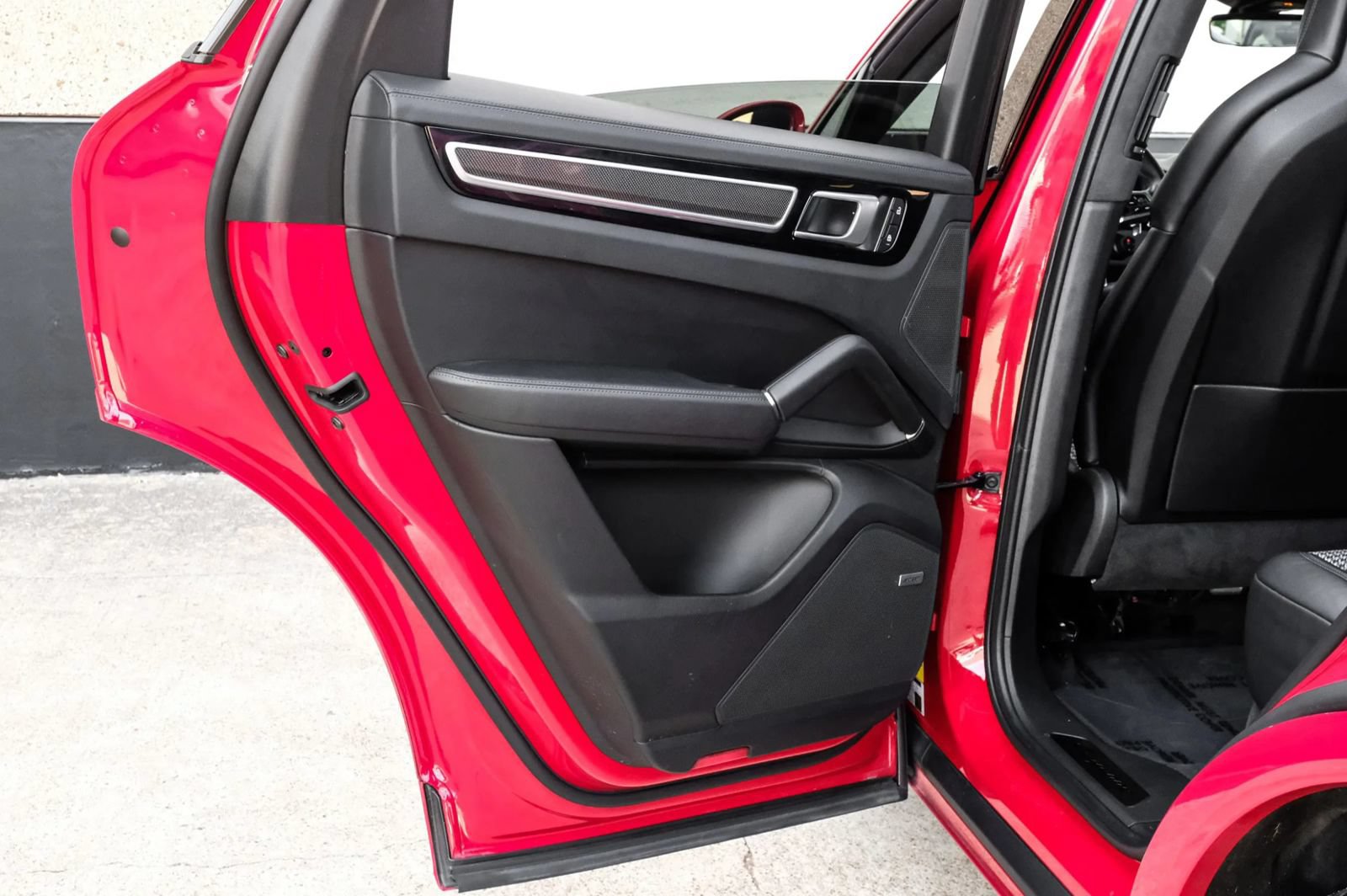 Used 2022 Porsche Cayenne GTS AWD/4WD image 49