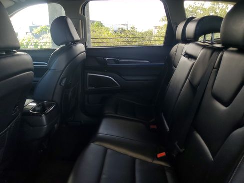 Used 2023 Kia Telluride LX AWD/4WD image 8