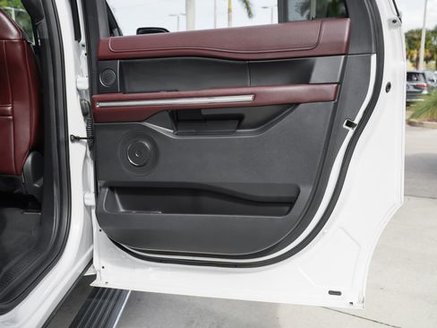 Used 2024 Ford Expedition Max Limited image 35