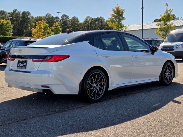 Used 2025 Toyota Camry XSE FWD image 5