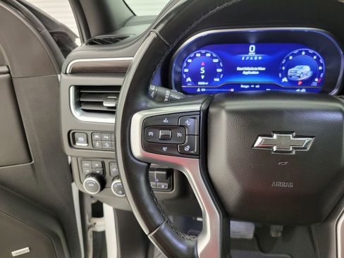 Used 2024 Chevrolet Suburban Z71 w/ Luxury Package AWD/4WD image 12