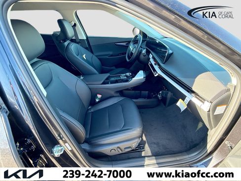 New 2025 Kia EV6 Wind image 16
