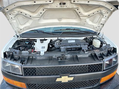 Used 2023 Chevrolet Express 2500 w/ Driver Convenience Package image 26