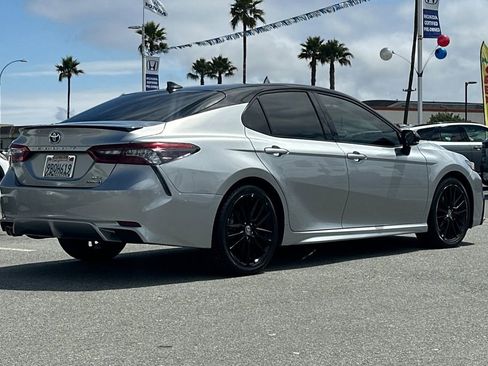 Used 2022 Toyota Camry XSE FWD image 3