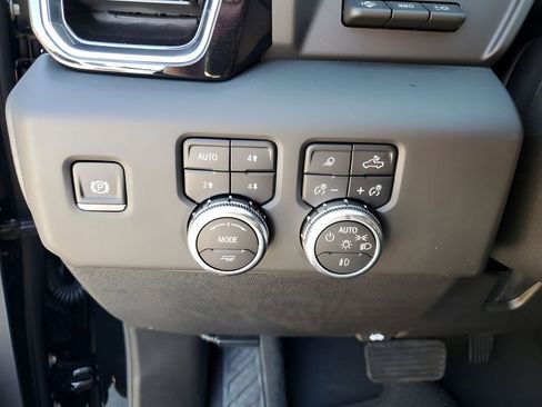 New 2025 GMC Sierra 2500 Denali w/ Denali Reserve Package image 32