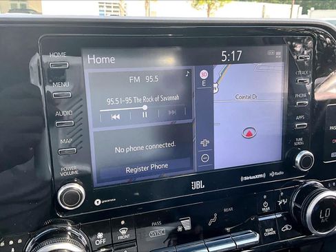 Used 2020 Toyota Highlander Limited FWD image 33