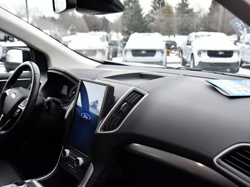Used 2024 Ford Edge SEL w/ Convenience Package image 15