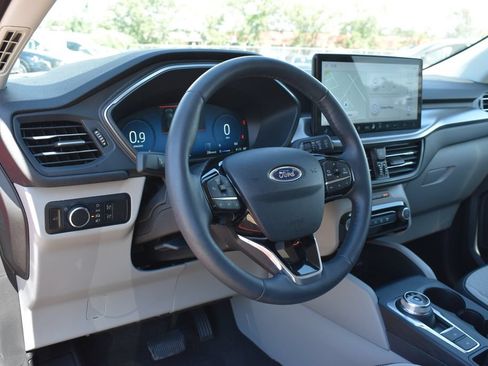 Used 2023 Ford Escape Active w/ Tech Pack #2 AWD/4WD image 10