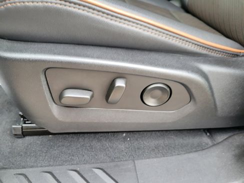 Used 2023 GMC Canyon AT4 w/ AT4 Premium Package image 16