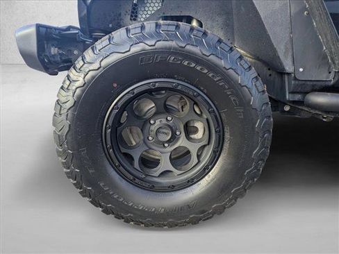 Used 2018 Jeep Wrangler Unlimited Sport S AWD/4WD image 25