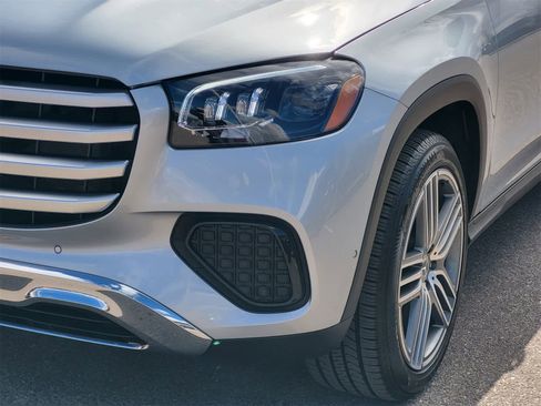 Used 2024 Mercedes-Benz GLS 450 4MATIC image 8