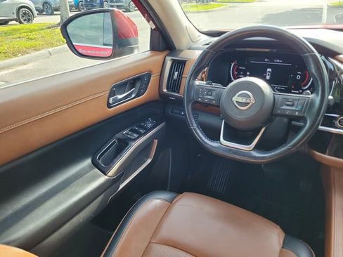 Certified 2022 Nissan Pathfinder Platinum w/ Cargo Package AWD/4WD image 14