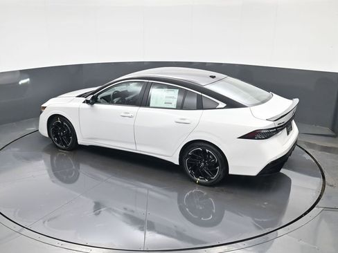 New 2026 Nissan Sentra SR w/ SR Premium Package image 28