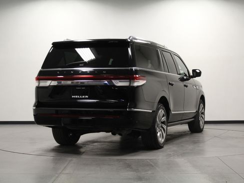 Used 2023 Lincoln Navigator L Reserve w/ Equipment Group 201A image 4