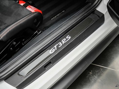 Used 2019 Porsche 911 GT3 RS RWD image 64