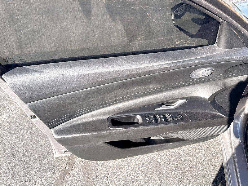 Used 2023 Hyundai Elantra SEL FWD image 18