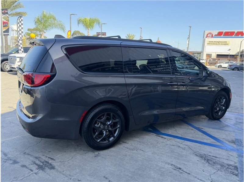 Used 2019 Chrysler Pacifica Touring-L Plus w/ Advanced Safetytec Group FWD image 69