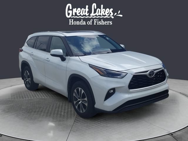 Used 2023 Toyota Highlander XLE AWD/4WD image 7