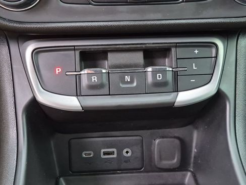Used 2023 GMC Terrain SLE w/ Driver Convenience Package FWD image 8
