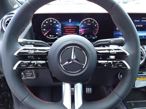 Used 2025 Mercedes-Benz GLA 250 4MATIC image 14