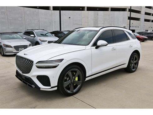Used 2022 Genesis GV70 3.5T Sport w/ Sport Prestige Package AWD/4WD image 3
