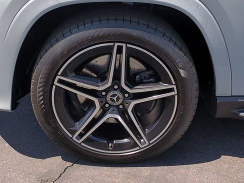 Used 2024 Mercedes-Benz GLS 450 4MATIC image 35