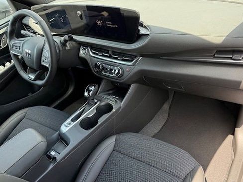 New 2025 Buick Envista Sport Touring w/ Convenience I Package FWD image 17