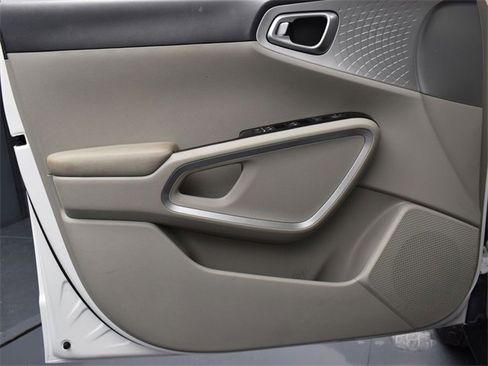 Certified 2021 Kia Soul LX image 16