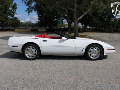 Used 1995 Chevrolet Corvette Convertible RWD image 24