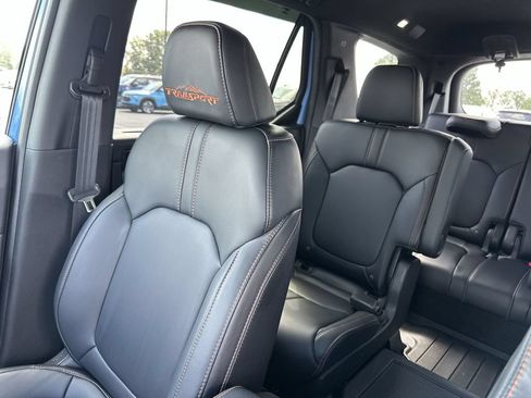 Used 2025 Honda Pilot TrailSport image 12