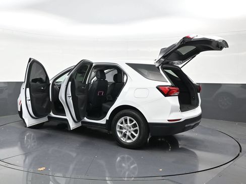 Used 2023 Chevrolet Equinox LT FWD image 32