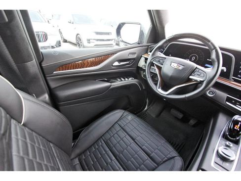 Used 2023 Cadillac Escalade ESV Sport Platinum w/ LPO, Floor Liner Package AWD/4WD image 8