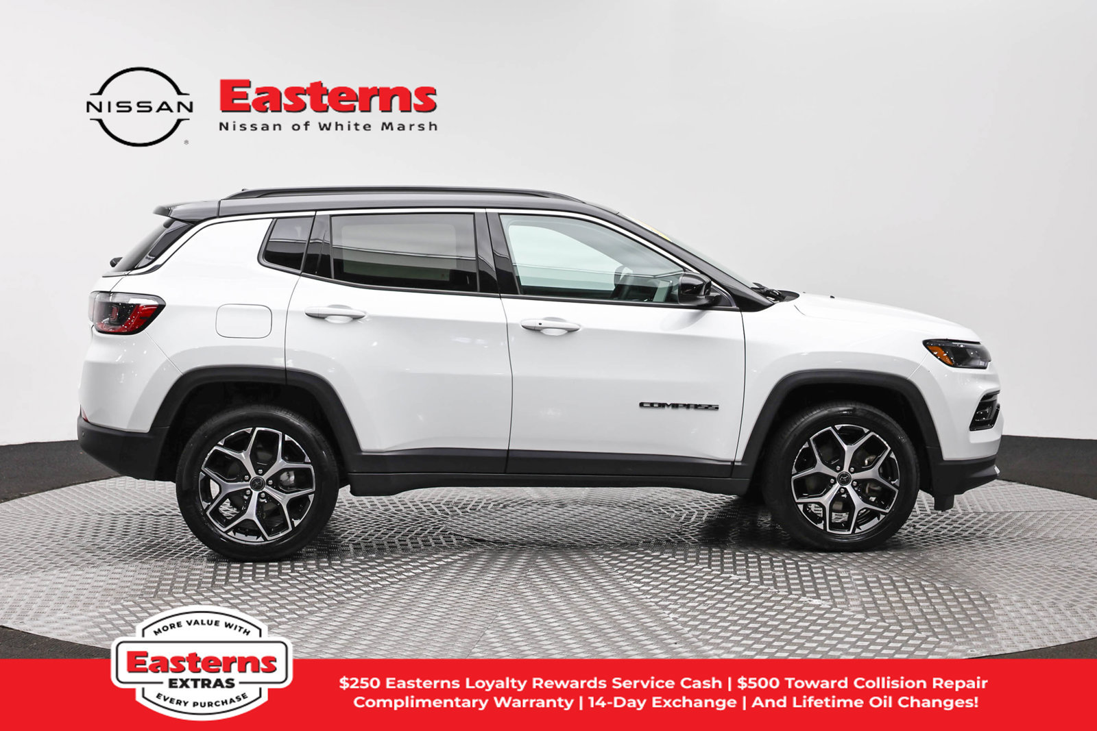 Used 2025 Jeep Compass Limited AWD/4WD image 4