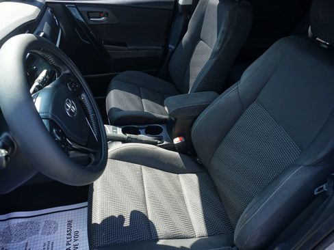Used 2018 Toyota Corolla iM FWD image 19