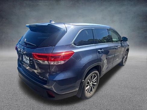 Used 2019 Toyota Highlander XLE AWD/4WD image 8
