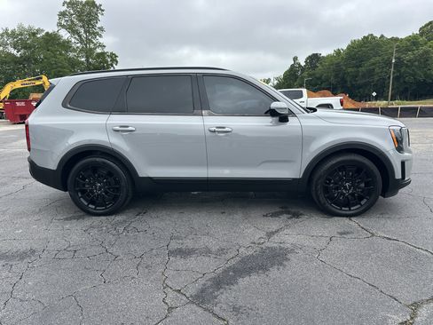 Used 2022 Kia Telluride SX w/ SX Prestige Package AWD/4WD image 9