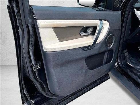 Used 2020 Land Rover Discovery Sport SE R-Dynamic image 18