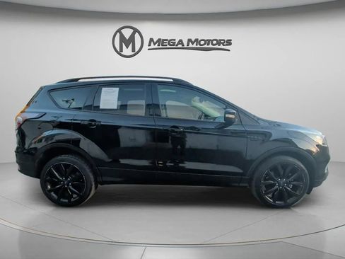 Used 2017 Ford Escape Titanium image 9