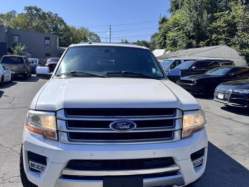 Used 2015 Ford Expedition Platinum image 3