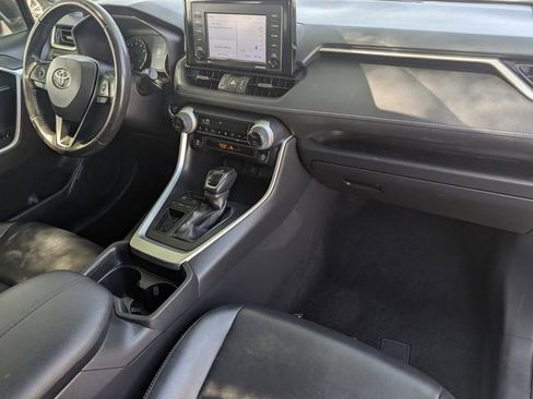 Used 2020 Toyota RAV4 XLE Premium image 34
