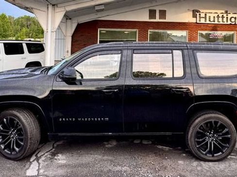 Used 2022 Jeep Grand Wagoneer Series II AWD/4WD image 2