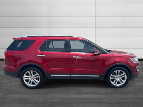 Used 2017 Ford Explorer Limited w/ Equipment Group 301A FWD image 6