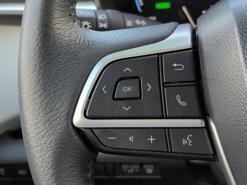 Used 2025 Toyota Sienna XLE FWD image 25